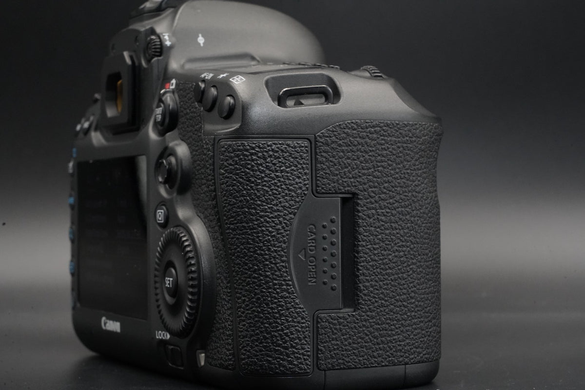 Canon EOS 5DS R 50.6MP Digital SLR Camera (Body Only) From JAPAN #10610