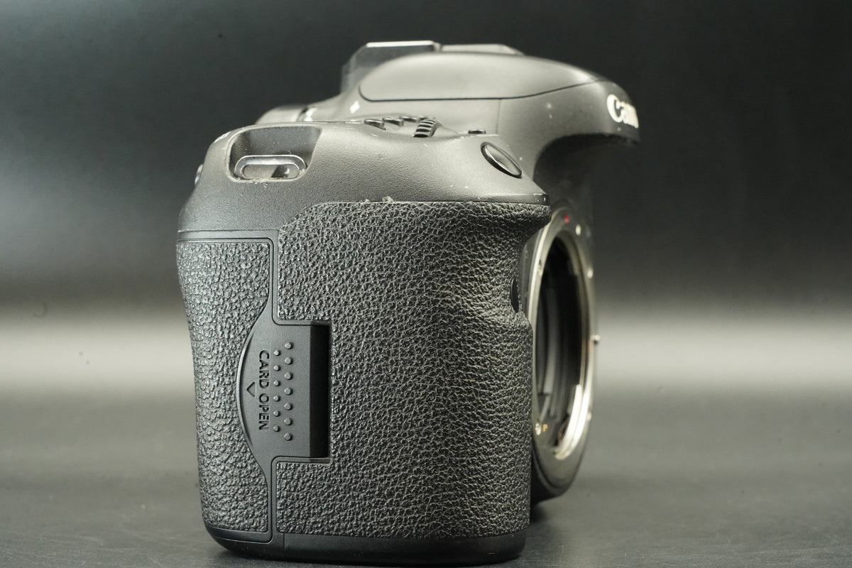Canon EOS 7D Mark II DSLR Digital SLR Video Camera Used #12397