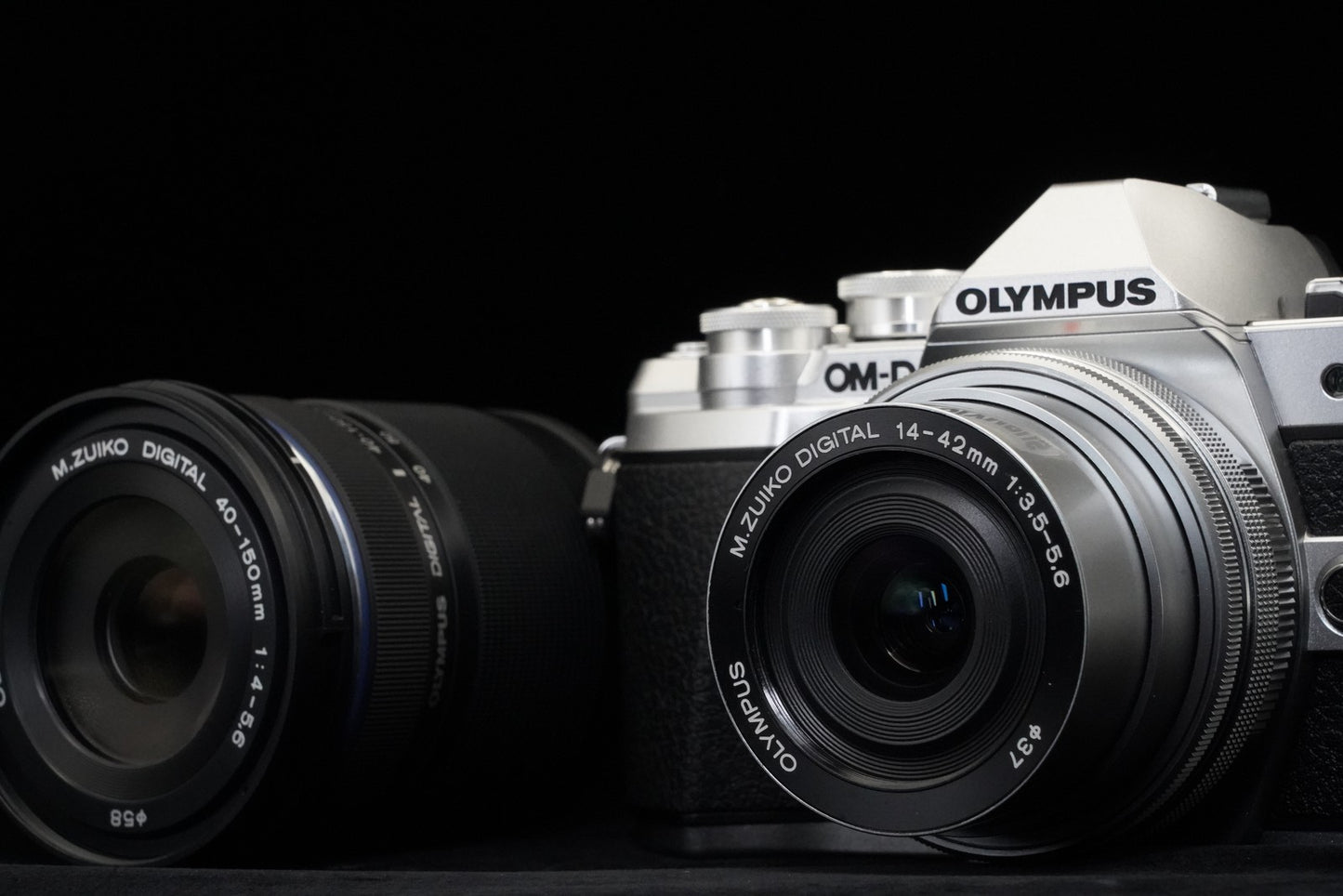 Olympus OM-D E-M10 Mark III Silver w/ 14-42mm + 40-150mm Lens Silver 10287