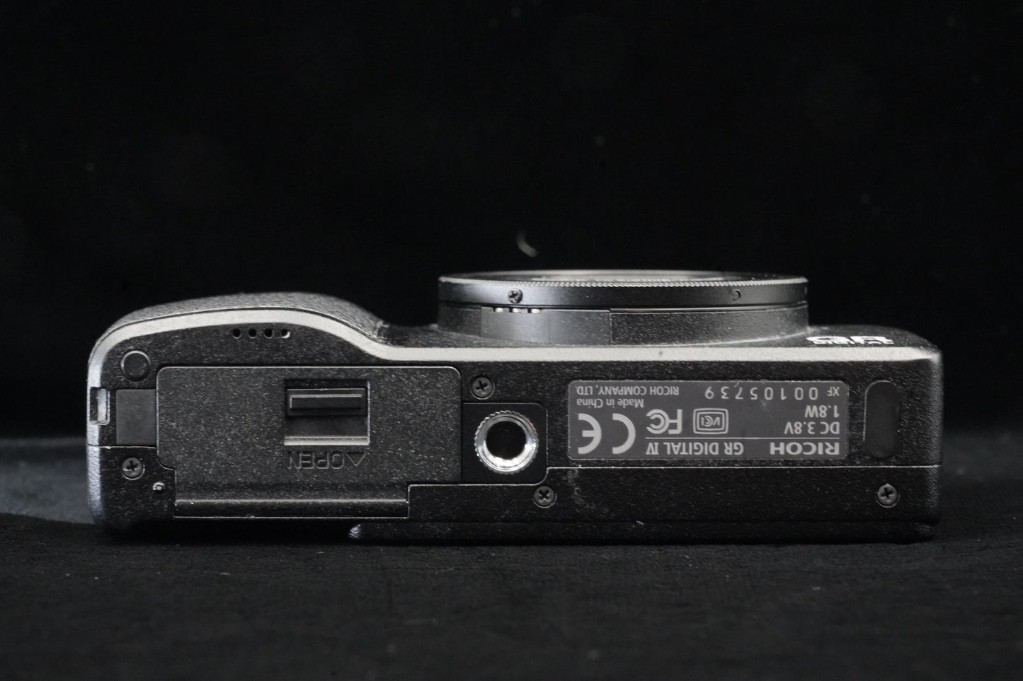 Ricoh GR Digital IV 10.4MP Digital Camera Black US Duty Paid 9741