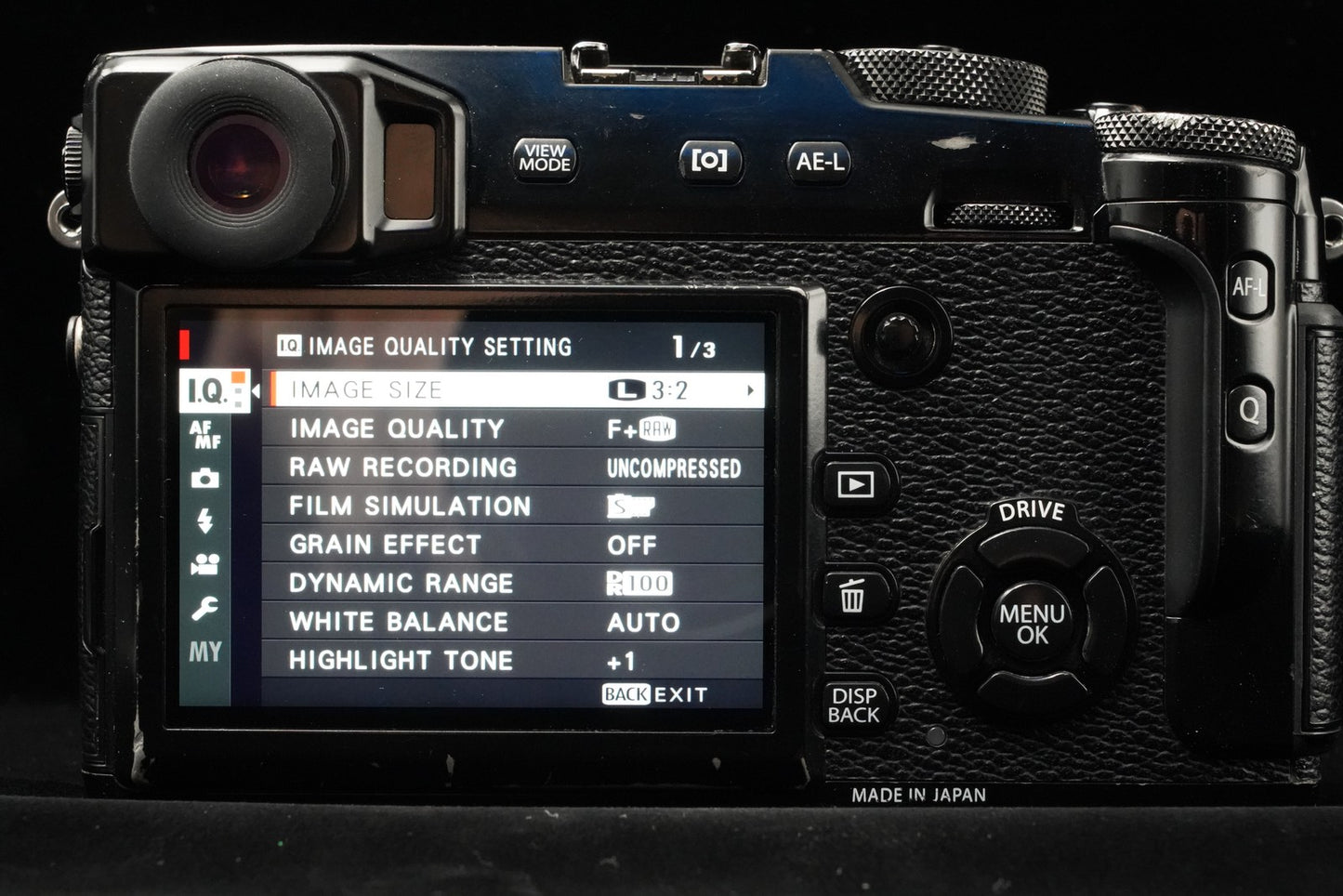 N Mint Fujifilm X-Pro2 24.3MP Mirrorless Digital Camera Body Black Shutter 10086