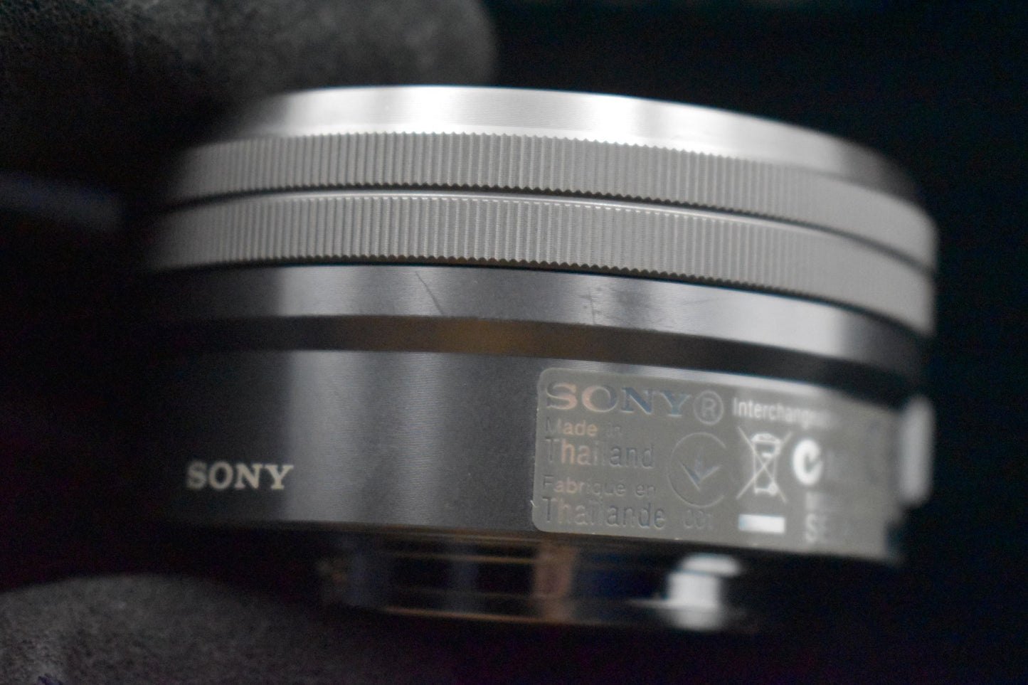 [US Duty Paid] Sony Alpha a5000 Mirrorless Digital Camera with Lens Pink 9101