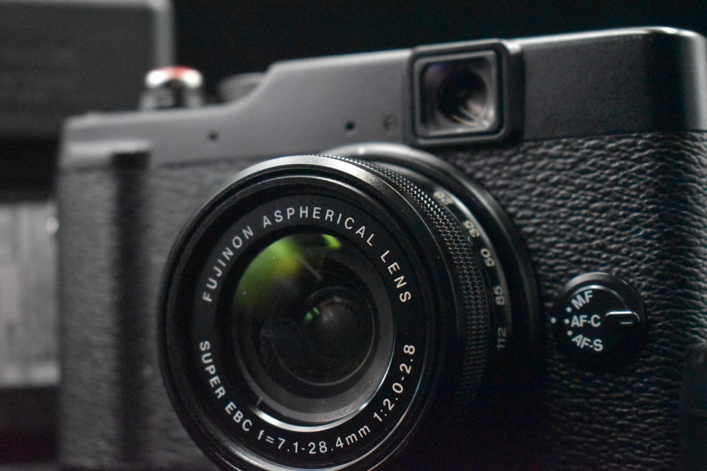 [US Duty Paid] Fujifilm X10 Black pPoint and Shoot Compact Digital Camera 8597
