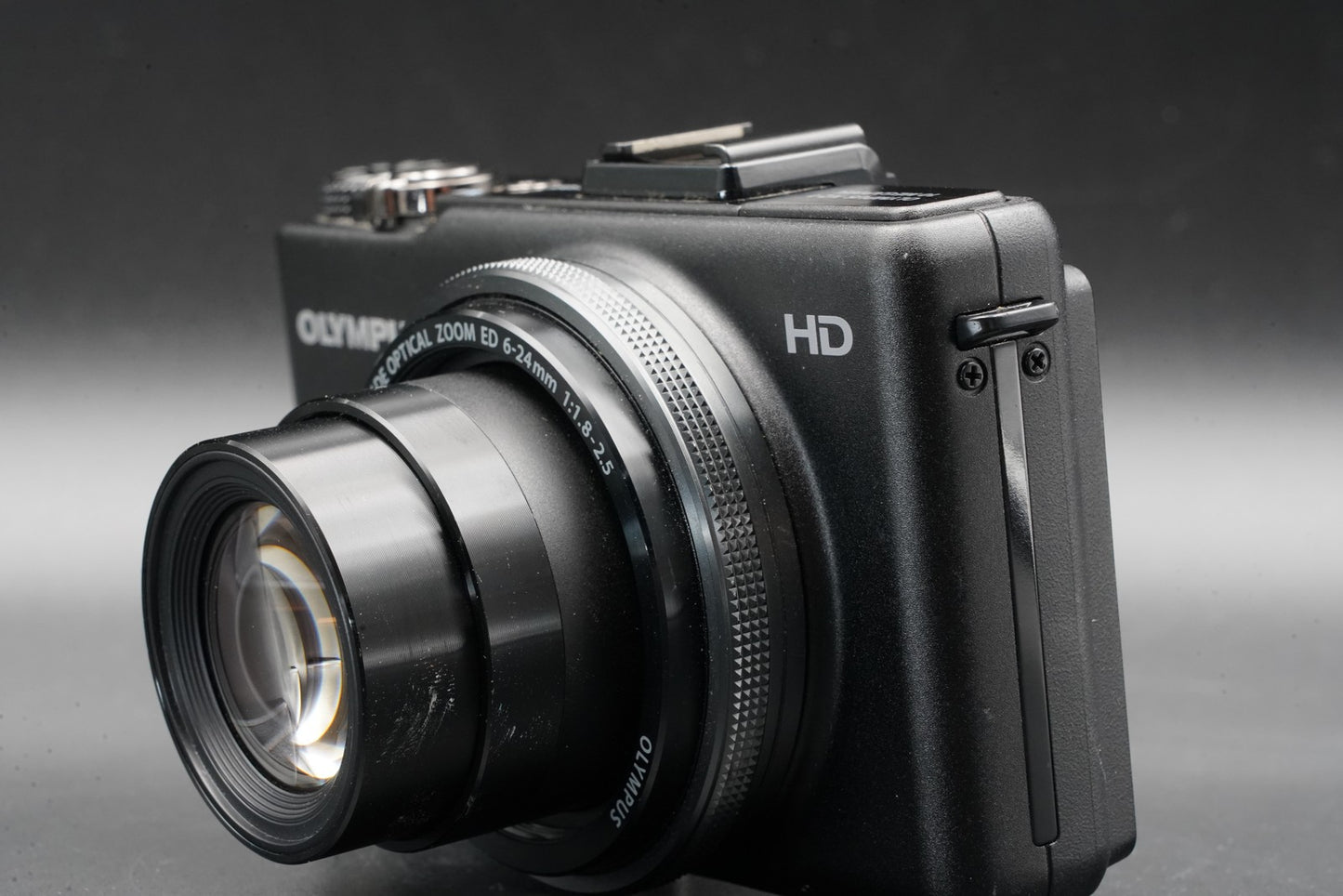[US Duty Paid] Olympus XZ-1 Point and Shoot Digital Camera Black 11176