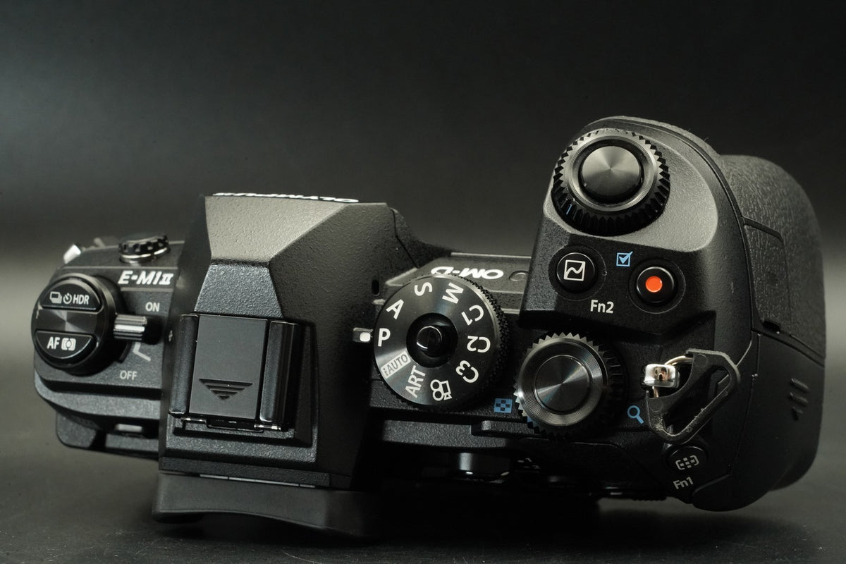 Olympus OM-D E-M1 Mark II Digital Camera Black Body -21138 cuts- #11847