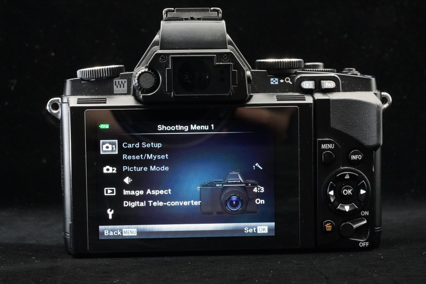 [US Duty Paid] Olympus OM-D E-M5 Mirrorless Digital Camera with Lens Black 9700