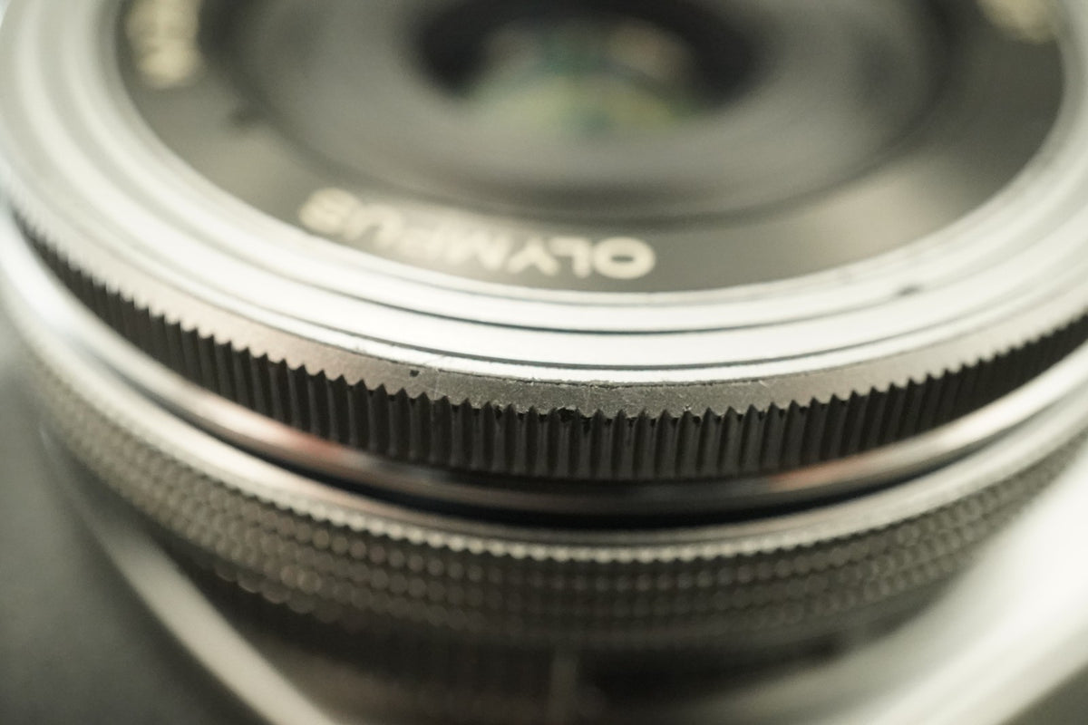 Olympus OM-D E-M10 16.1MP Camera Silver + 14-42mm EZ Lens #11876