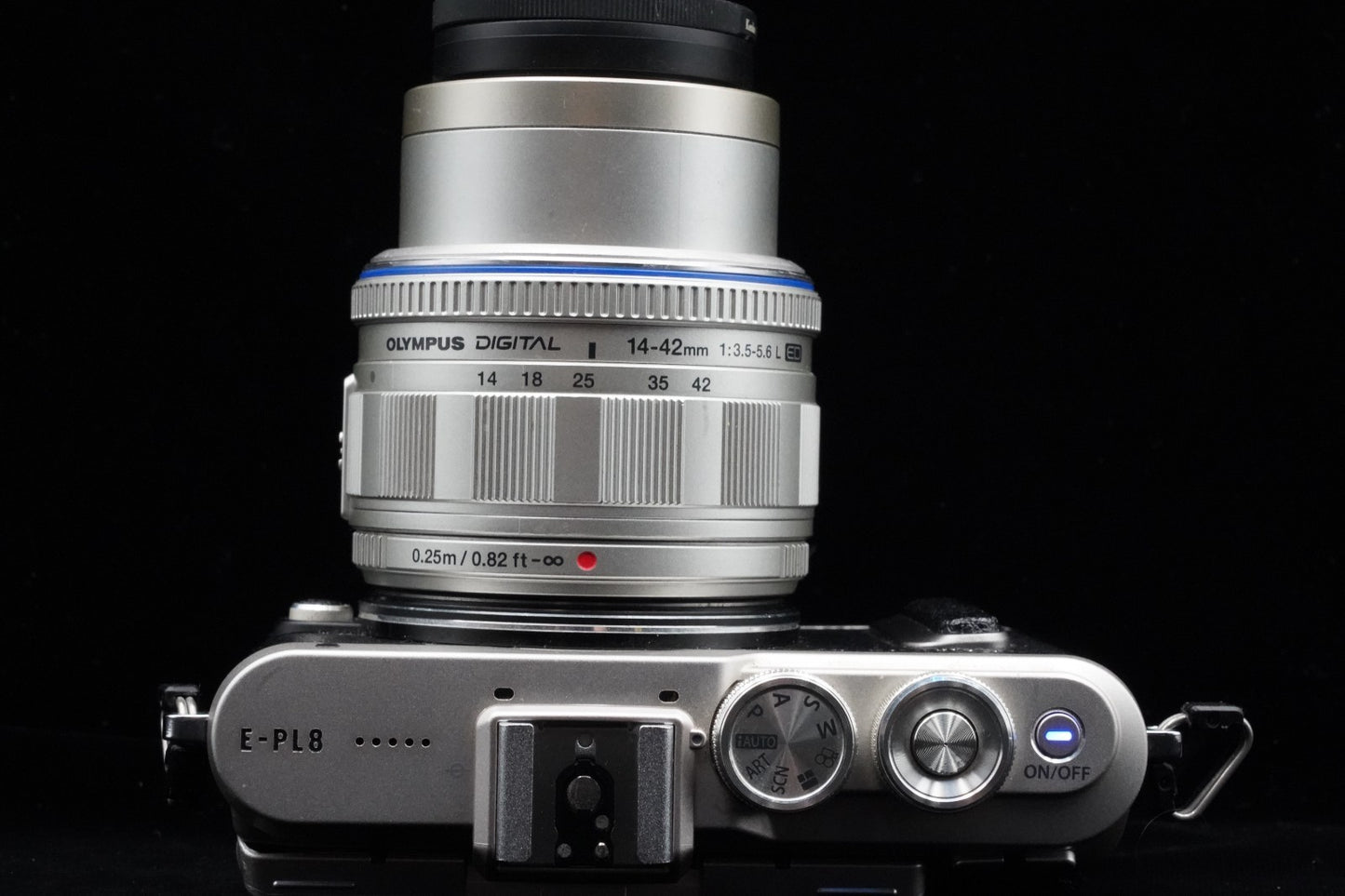 Olympus E-PL8 14-42mm / 40-150mm 2 Lenses Digital Camera US Duty Paid 9888
