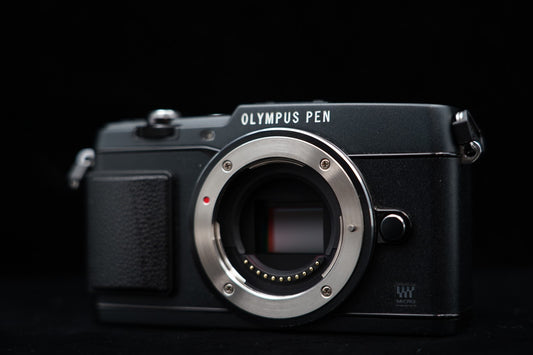Olympus PEN E-P5 Black Body Wifi Digital Camera From CAL US Duty Paid 9587