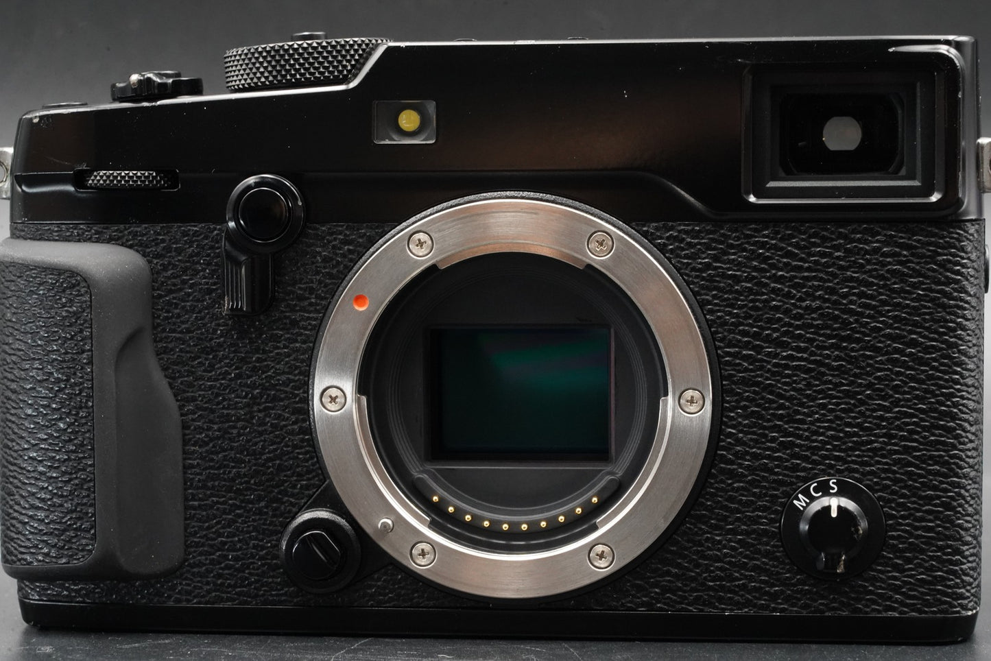 Only 1 cuts!! Fujifilm X-Pro2 24.3MP Mirrorless Digital Camera Black 11524