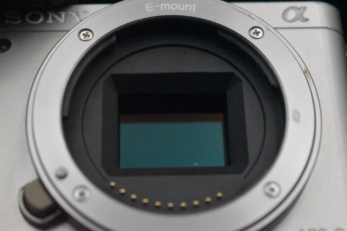 [US Duty Paid] Appareil photo numérique sans miroir Sony a6000 avec...