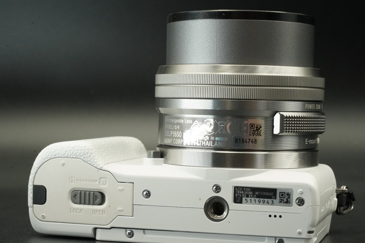 Sony Alpha a5100 Mirrorless Digital Camera White -1867 cuts- #11714