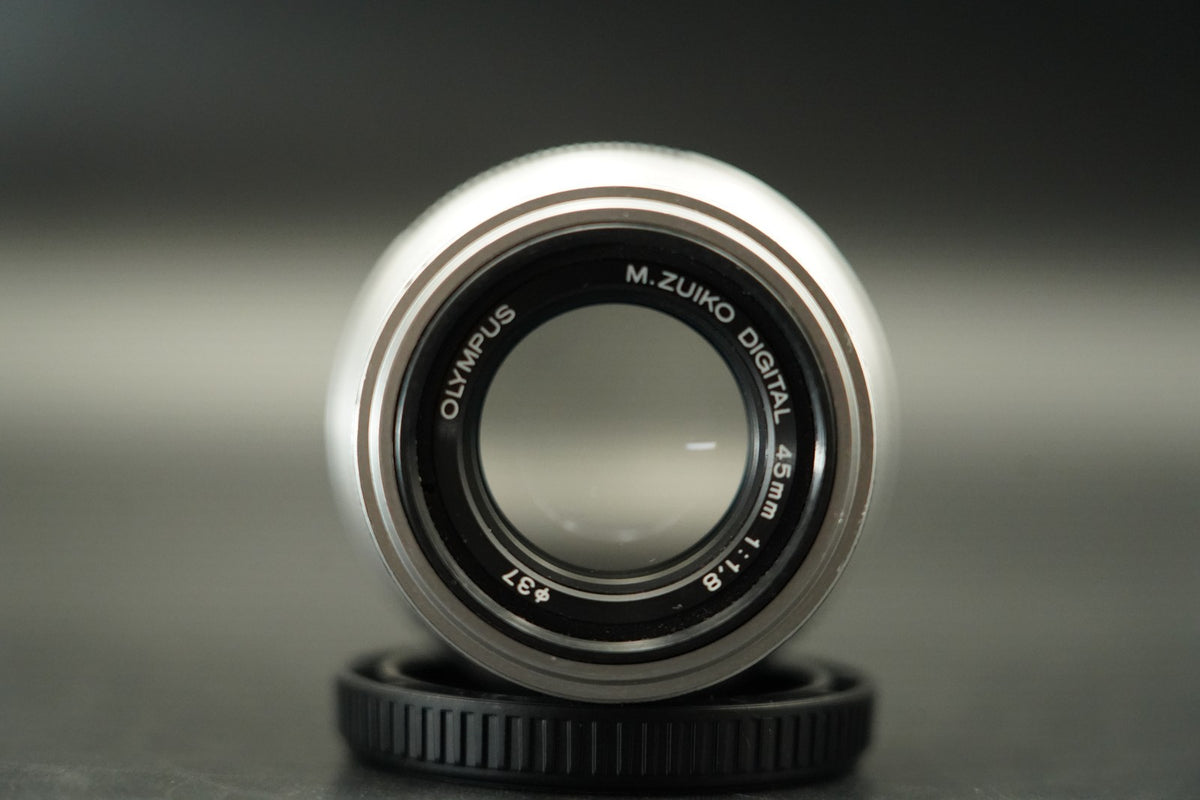 Olympus M.ZUIKO DIGITAL 45mm f/1.8 Lens Silver Japan #12097