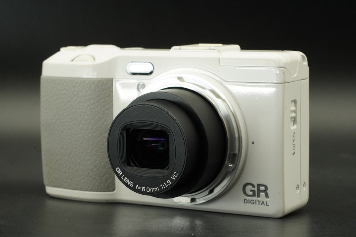 Ricoh GR Digital IV 10.4MP Digital Camera White -4672 cuts- #11652