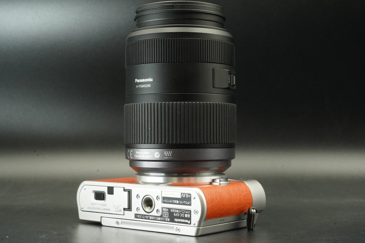 Panasonic LUMIX DC-GF9 Naranja con G VARIO 45-200mm f/4-5.6 Inglés ¡¡OK!!...