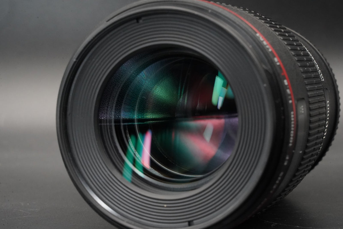 Canon EF 100mm F/2.8 L IS USM Macro Lens ALMOST UNUSED #12101