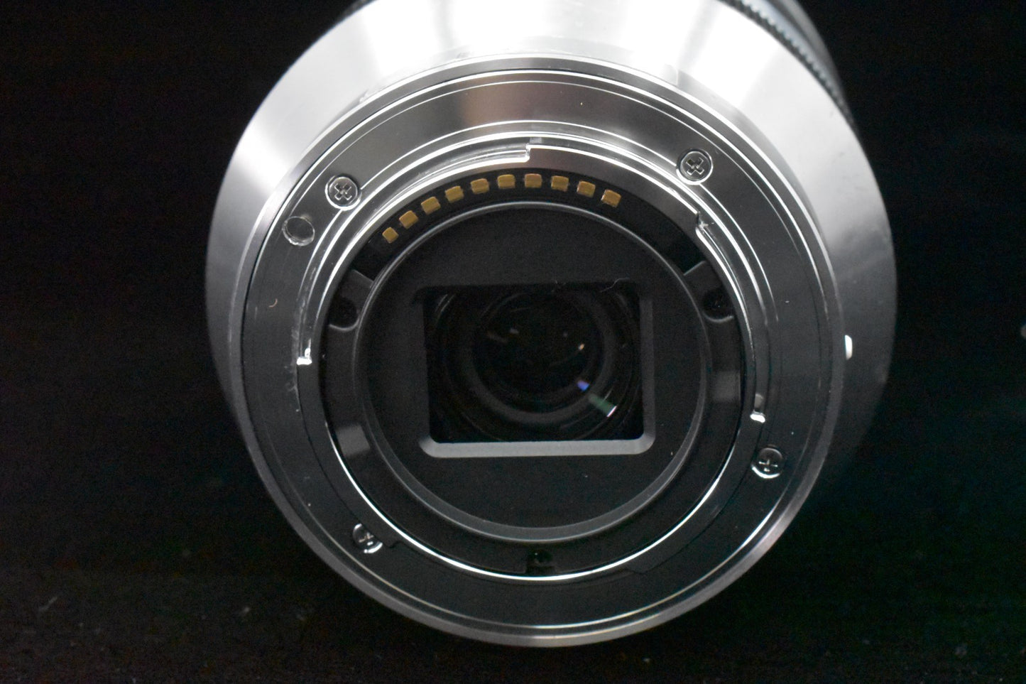 Sony E 18-200mm f/3.5-6.3 OSS Lens Silver SEL18200 US Duty Paid 10362
