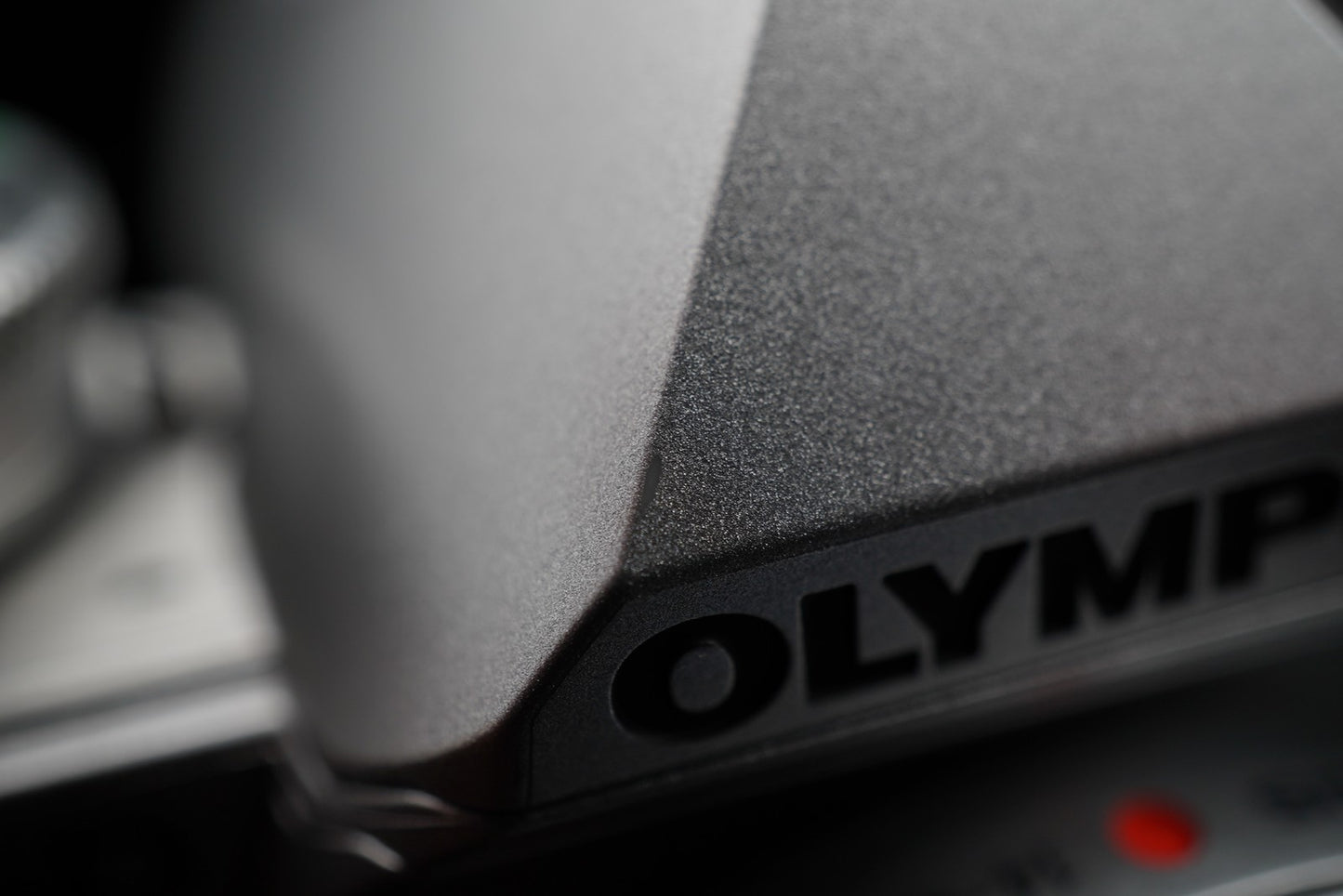Olympus OM-D E-M10 Mark III Silver w/ 14-42mm + 40-150mm Lens Silver 10287