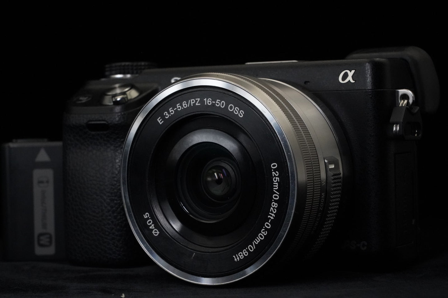 ENGLISH OK! [US Duty Paid] Sony α NEX-6 Digital Camera w/ 16-50mm PZ Lens 10239