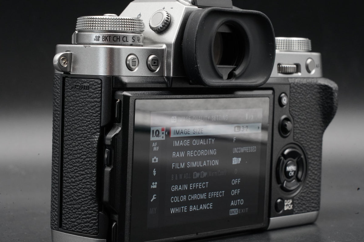 Fujifilm X-T3 Mirrorless Digital Camera Silver Body Only -38 cuts- #11444