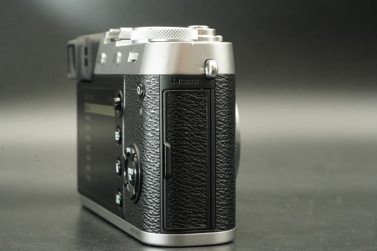 Appareil photo numérique 24,3 mégapixels Fujifilm X100F argent du JAPON #11899