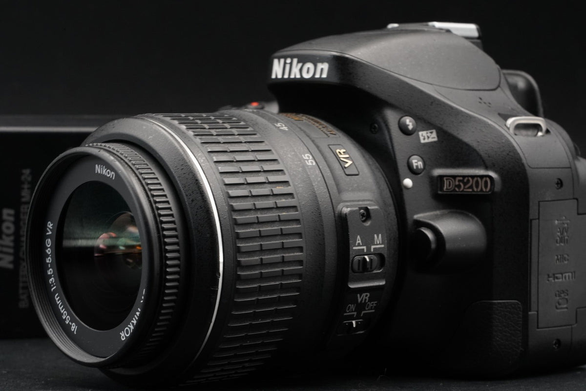Nikon D5200 DSLR Camera Body with Lens Black -2% cuts- #11344