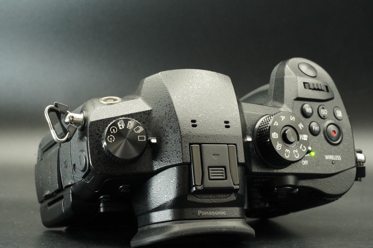 Panasonic Lumix DC-GH5 20.3MP Mirrorless Body -551 cuts- US STOCK #11770