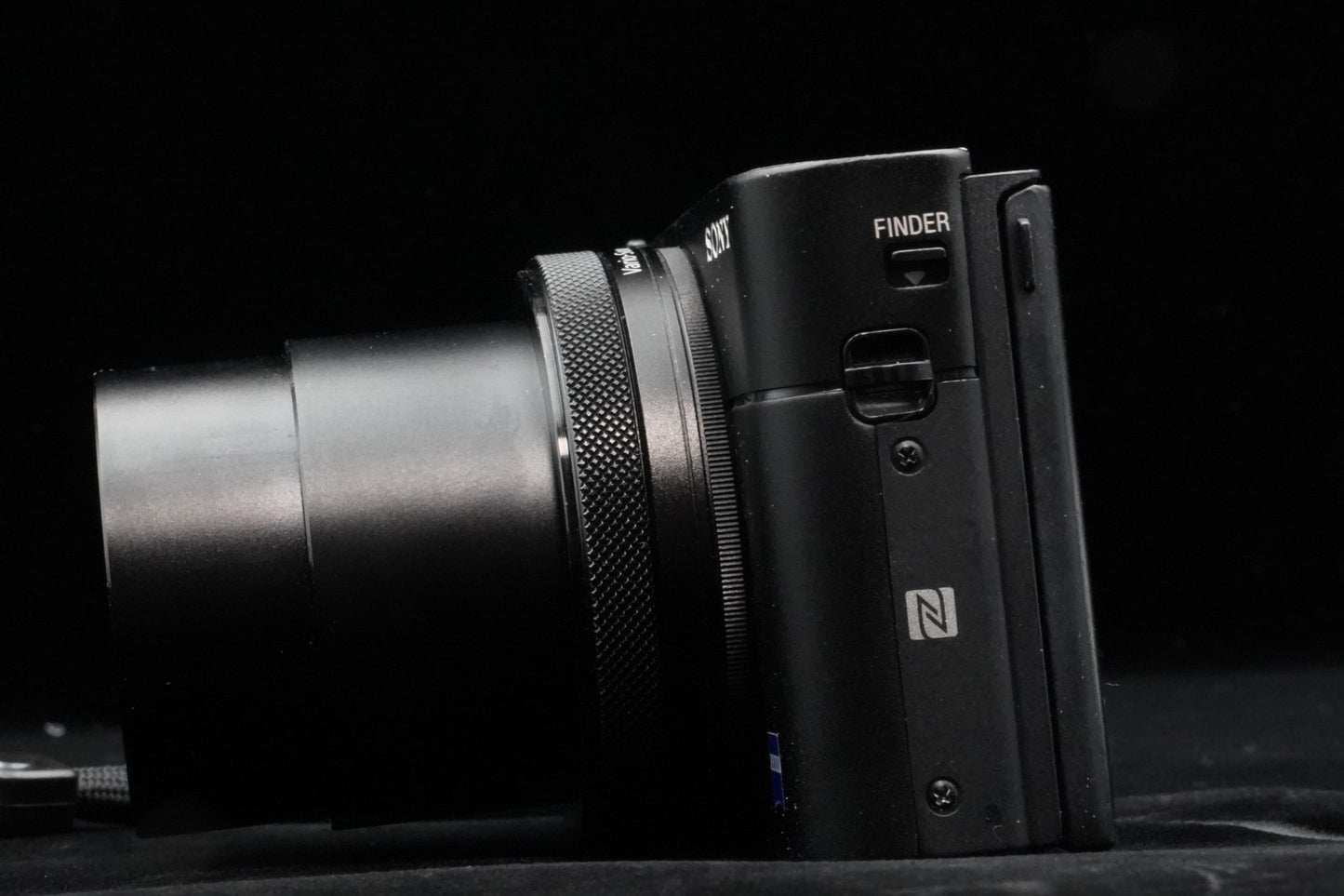 Sony Cyber-Shot DSC-RX100 V 20.1MP 4K Digital Camera US Duty Paid 10212
